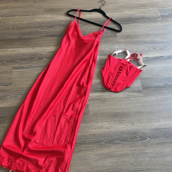 NWT House of CB SALMA RED ROSE SATIN SLIP DRESS - Picture 7 of 13